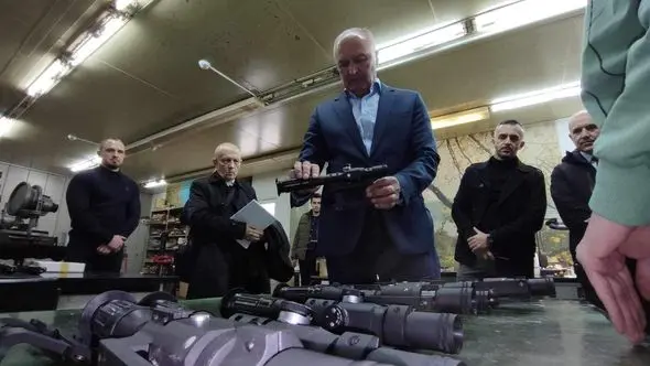 Helez u posjeti fabrici “Zrak” Sarajevo i TRZ Hadžići: Namjenska industrija BiH je lider u regiji