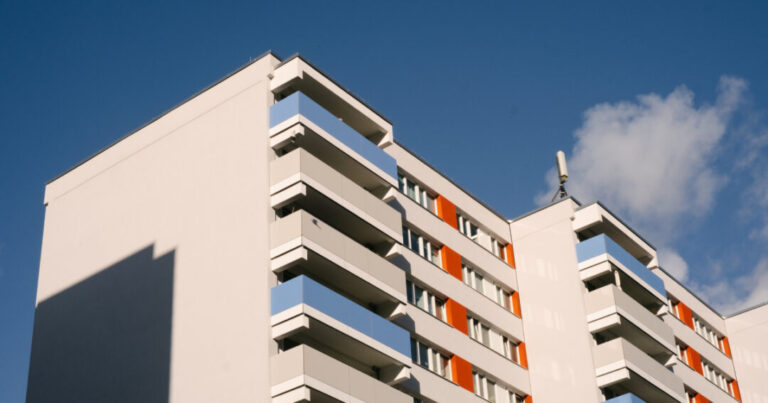 Studentkinja (19) preminula na ljetovanju: Pala sa šestog sprata