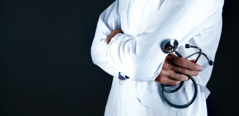 I OVO JE BIH: Doktor muškarcu napisao da čuva trudnoću