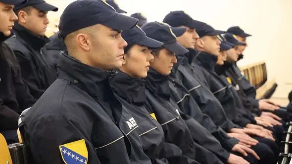 Promovirano deset mlađih inspektora SIPA-e: “Bit ćemo dostojni čuvari sigurnosti”