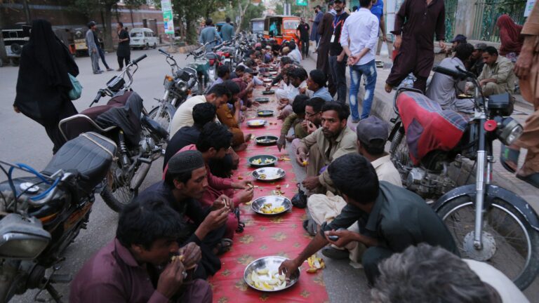 Ramazan u Pakistanu: Tradicionalni iftari na ulici