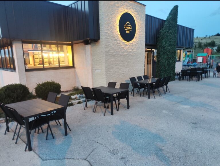 Renomiranom restoranu “960” potrebni konobari