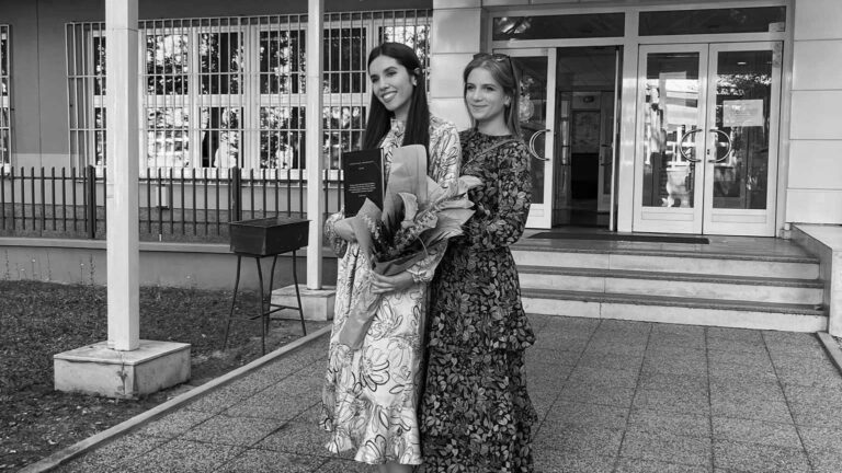 Azra Spahić i Alma Suljić sutra dobivaju spomen-ploču: “Postoje životi koji kratko traju, a mnogo više ostave i daju…”