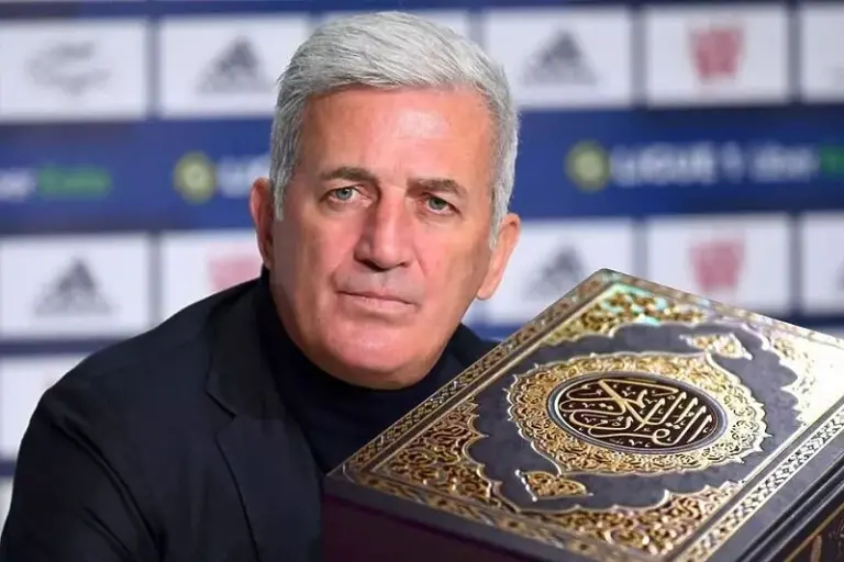 Vladimir Petković na predstavljanju dobio Kur’an pa čestitao ramazan muslimanima