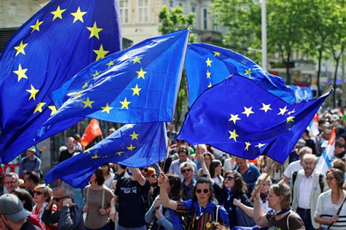 Za EU 68 posto ispitanika iz BiH, a za NATO polovina