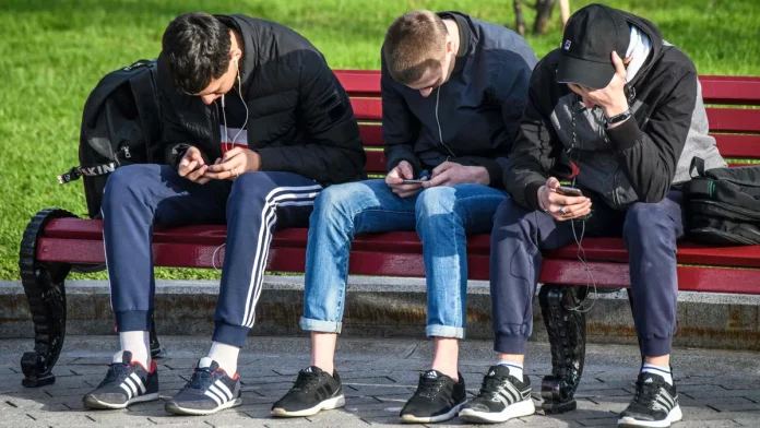 Društvene mreže: Čitava jedna generacija je odrasla uz ekran