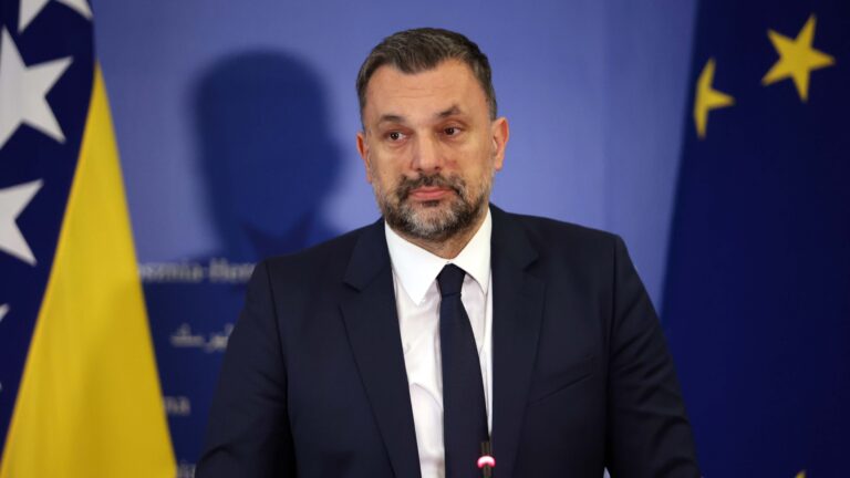 Konaković: Bećirovićev komentar je bio neprimjeren, a vi koje ovaj skup nervira znajte da će ih biti još