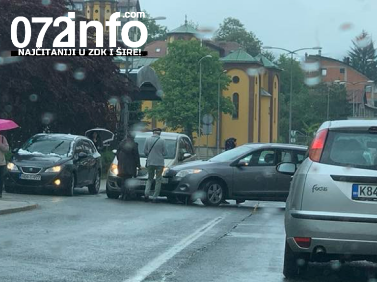 Sudar dva automobila u Zenici, policija na licu mjesta