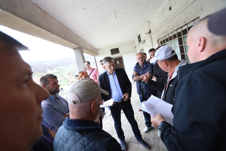 Gradonačelnik Kasumović u mjesnim zajednicamaKočevskog sliva: Manji zahtjevi su pokazatelji napretka iaktivnog učestvovanja građana u donošenju odluka