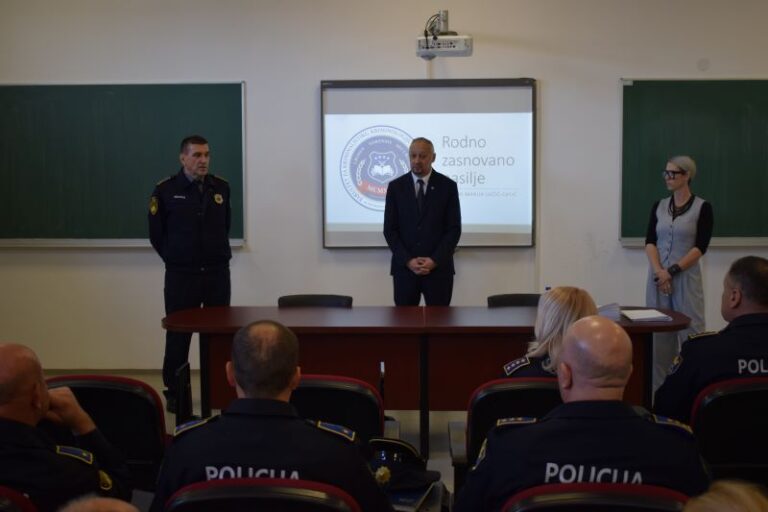  Uprava policije MUP-a ZDK provela edukaciju rukovodnih policijskih službenika na temu “Postupanje policijskih službenika po prijavama nasilja u porodici i provođenje zaštitnih mjera“