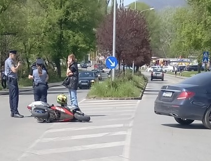Saobraćajna nesreća u Zenici, udaren motociklista 