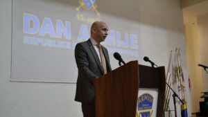 Dan Armije RBiH obilježen defileom, odavanjem počasti i svečanom akademijom