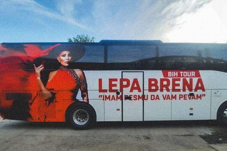 Posljednje pripreme za koncert Lepe Brene u Zetri: Specijalnim autobusom dolaze u Sarajevo
