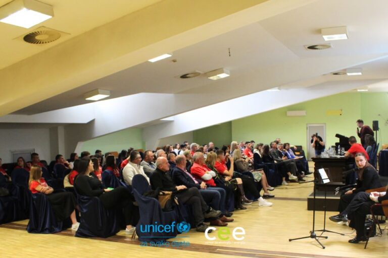 Mladi iz 10 gradova BiH održali konferenciju „Čist zrak za sve“