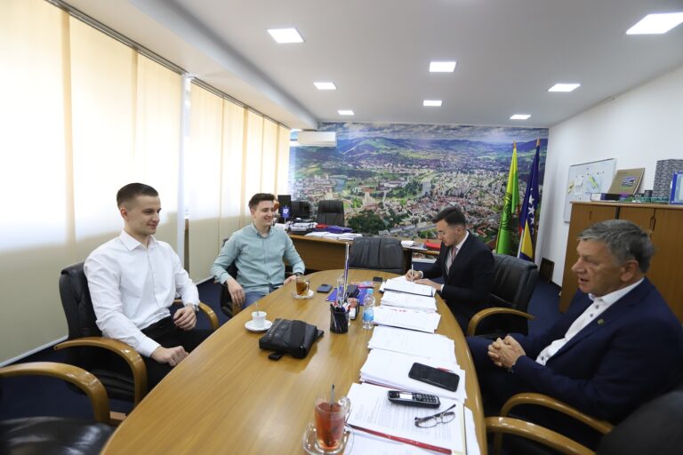 Zenica ponosno uz svoje mlade talente: Samed Dželo i Dino Suljić dobili podršku Grada i Gradonačelnika