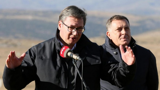 Dodik ponovo prisustvovao vojnoj vježbi Vojske Srbije – Vučić se spominjao glavni grad BiH: “Danas u Sarajevu imate 150 eura manju prosječnu platu nego ovdje u Srbiji”