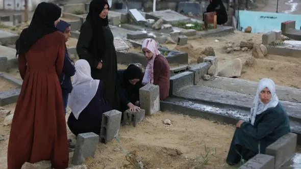 Tužni bajram u Gazi: Palestinci posjećuju mezarja dok traju izraelski napadi