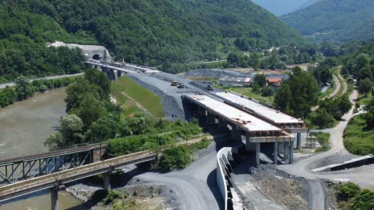 Autoceste FBiH: Na Koridoru 5C aktivno osam gradilišta s blizu 2.000 radnika