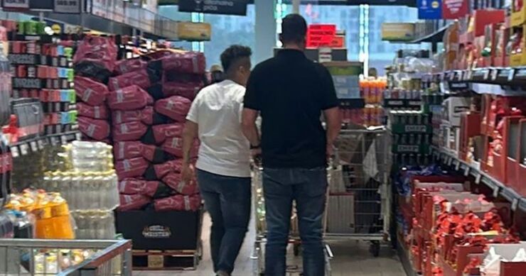 Hit paparaco Marije Šerifović! Došla u nabavku, dedo joj ljubio ruku, ona “pobjegla” prije plaćanja