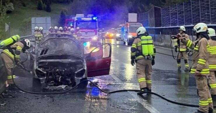 HAOS U TUNELU: Bosancu se zapalio automobil u u Austriji, izvukao je živu glavu, ali i prtljag