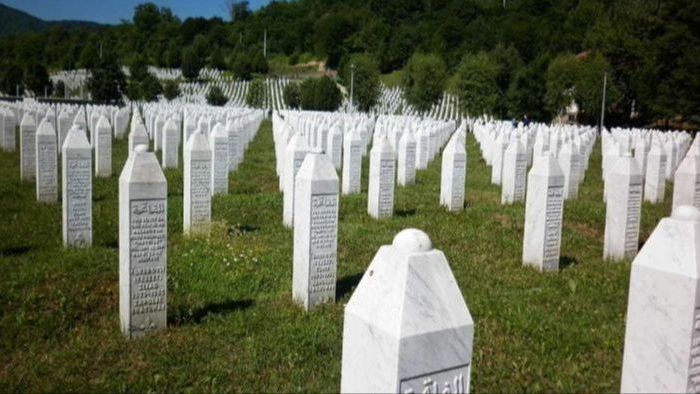 MUP tvrdi da se napad na policajce u Potočarima desio van prostora Memorijalnog centra