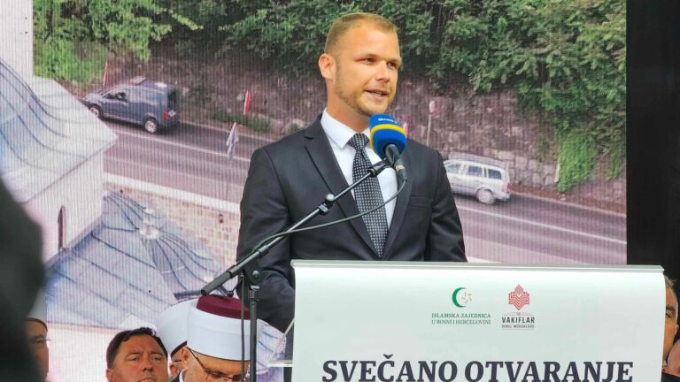 Stanivuković na otvorenju džamije Arnaudije: Ne vjerujem u čovjeka koji ruši bogomolje, ona treba biti most za približavanje