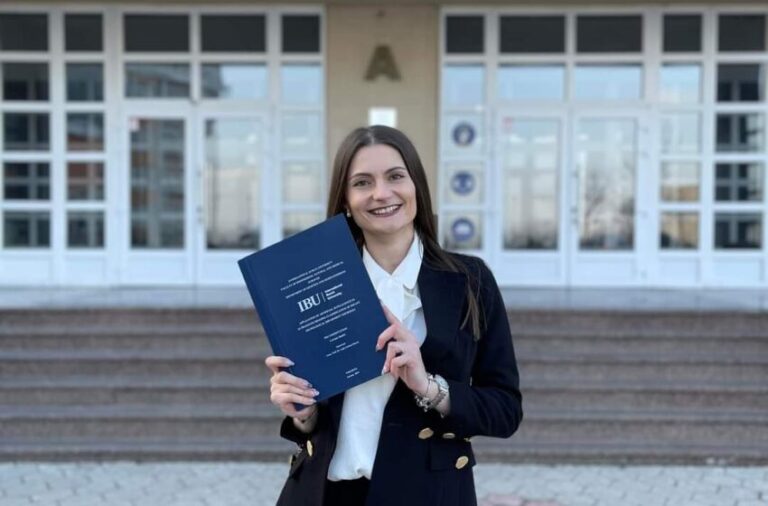 PODRŽIMO NAŠU LEMANU: Najmlađa doktorica nauka u BiH ima priliku osvojiti još jednu nagradu, ali ovaj put potrebna je naša pomoć 