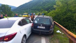 NESREĆA NA M-17 KOD ZENICE: Jedno vozilo iz nesreće imalo je oznaku P (početnik), podsjeća nas na važnost vožnje …