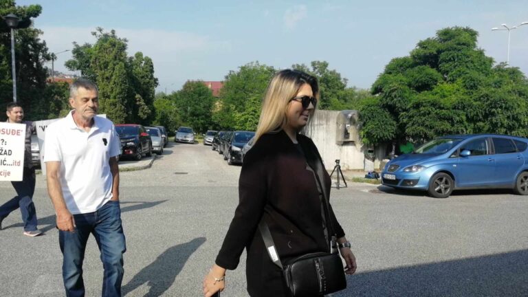 Sestra Alise Mutap opet drži moralne lekcije: Evo šta ju je opet zaboljelo