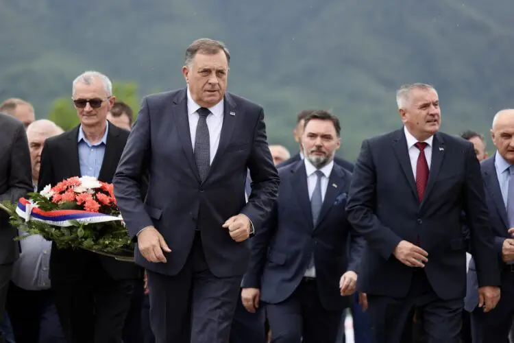 Dodik: Rezolucija nema većinu, propala je. Zašto nas lažu