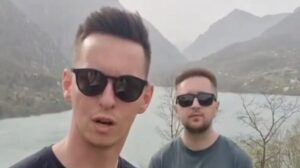 Ovi momci održali su javni čas o Srebrenici: Obratili se i lažnim patriotama, šta je sa sadašnjosti i budućnosti
