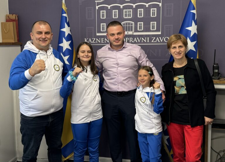 Karate klub PERFEKT Zenica na prijemu u kabinetu direktora KPZ Zenica Rusmira Isak i u kabinetu direktora OŠ Edhem Mulabdić Zenica