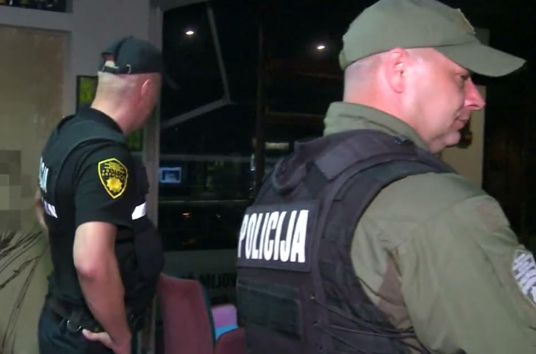 ZENIČKA POLICIJA ‘ULETJELA’ U NEKOLIKO UGOSTITELJSKIH OBJEKATA: Utišajte muziku, mobitele ne dirajte