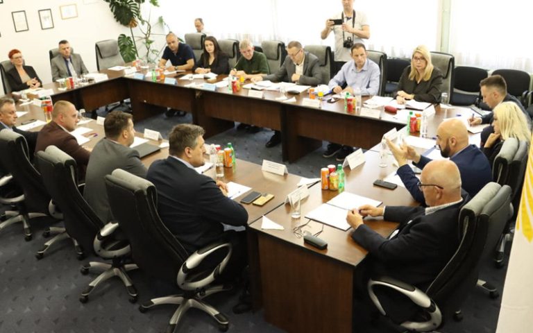 Isak okupio sve ministre MUP-ova, evo šta su dogovorili