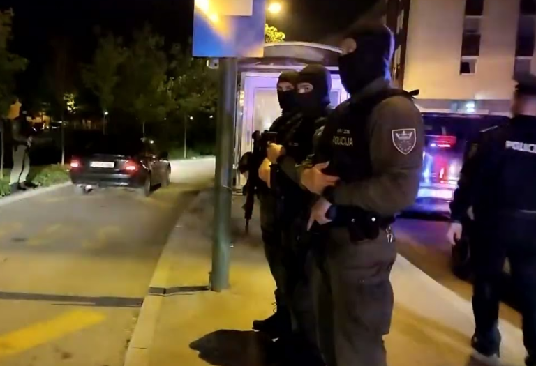 EKSKLUZIVNI SNIMCI POLICIJSKE RACIJE U KAKNJU: Vršene blokade grada, kontrola vozila