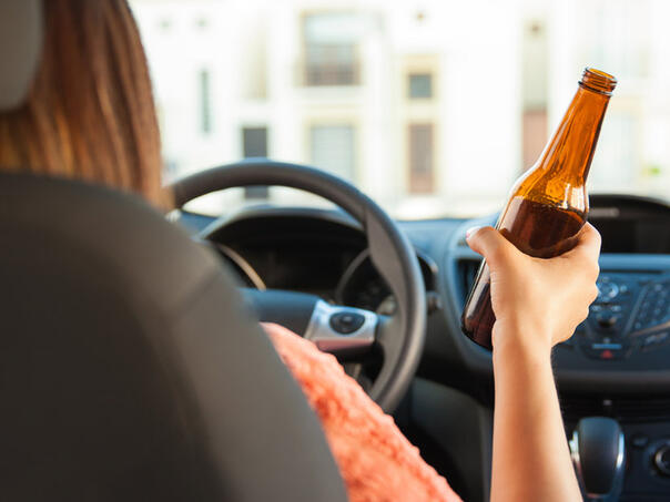 Saobraćajna pravila svi znaju, ali rijetko ko poštuje: Preticanja preko pune linije samo su dio problema