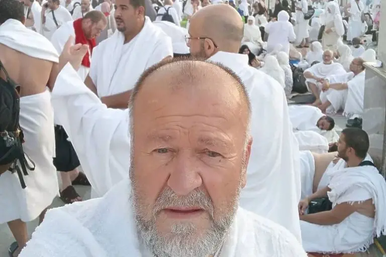 Rifat iz Busovače krenuo pješke na hadž. Došao je Arefat
