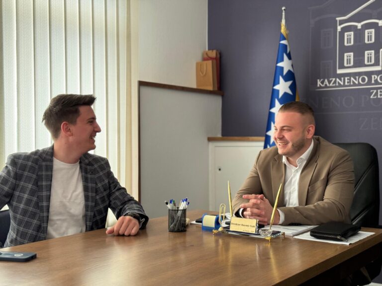 Direktor KPZ Zenica Rusmir Isak podržao Dinu Suljića i pozvao građane da glasaju