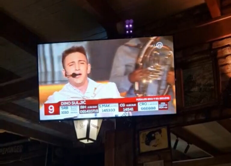 APLAUZI I OVACIJE: Zeničani u Caffe Passage bodre Dinu Suljića do pobjede u “Zvezdama Granda”