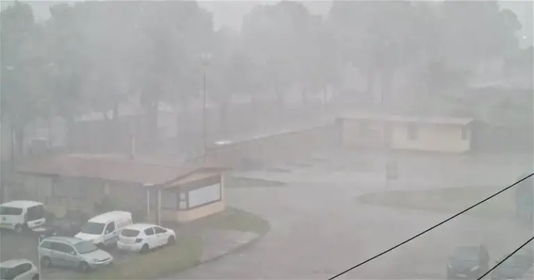 Olujno nevrijeme i led pogodili BiH, na snazi crveni meteoalarm za područje cijele države