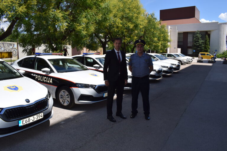 U Upravi policije MUP-a ZDK izvršena primopredaja službenih vozila