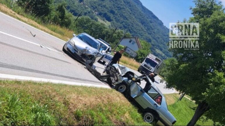 NESREĆA U BIH: U direktnom sudaru kod jedna osoba teže povrijeđena (FOTO)