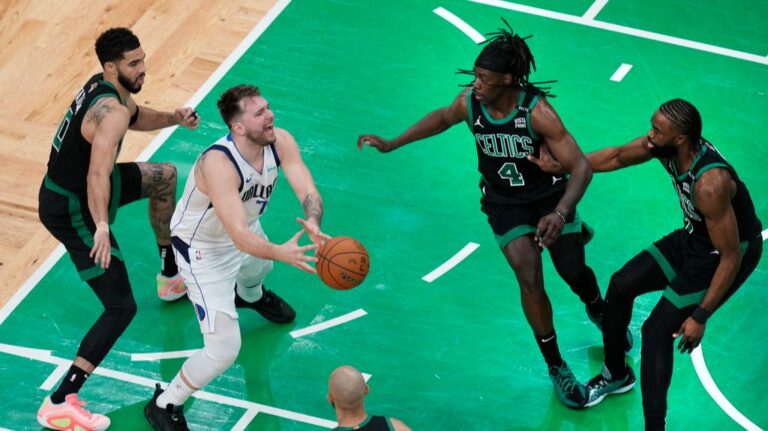 Dončić ispisao historiju, ali izgubio: Bostonu ostala dva koraka do trofeja