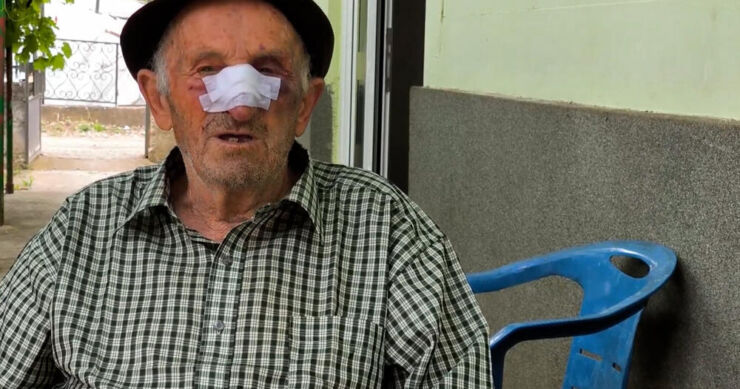 “UTEPAŠE ME SIN I SNAHA” Starca (90) unakazili najrođeniji zbog penzije: TJERAT ĆU IH NA SUD