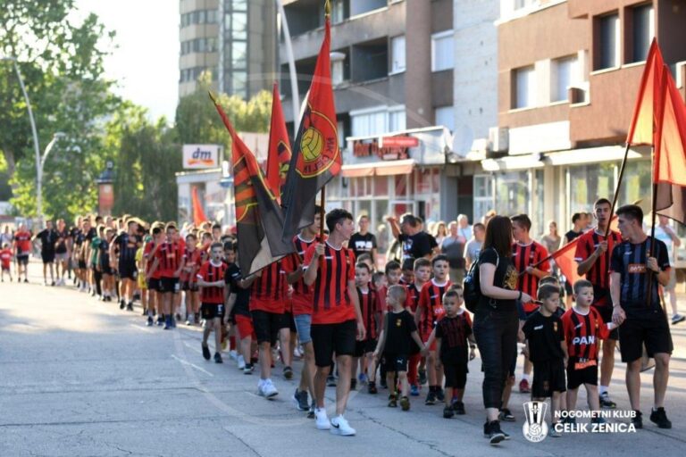 U četvrtak svečani defile Crno-crvenih dječaka!