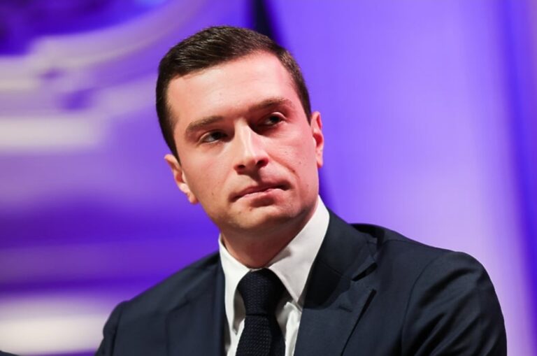 Lider francuskih desničara oglasio se nakon pobjede i najavio okršaj s ljevicom: “Izbor je sada jasan”