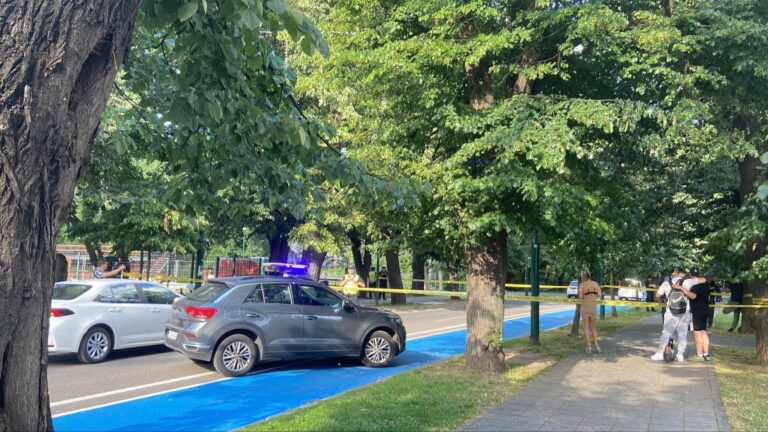 Ljudi umiru, vlast pleše