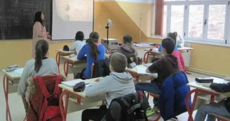 Nasilje u školi: Majka učenice pretukla nastavnicu, navodno zbog ocjene