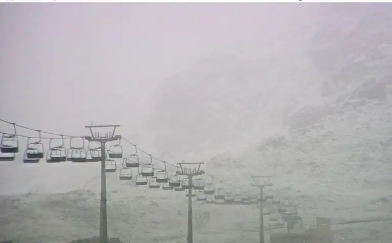 Dok se Evropa sprema za vrućine, na škotskim planinama pao ljetni snijeg