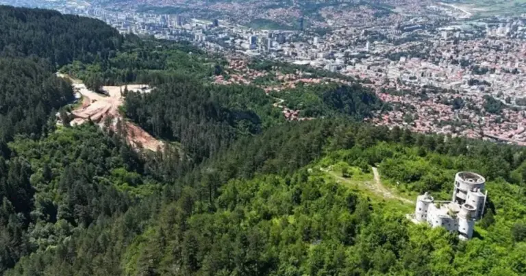 Kako izgleda gradilište objekta koji će promijeniti vizuru Trebevića, izvođač radova firma iz Zenice